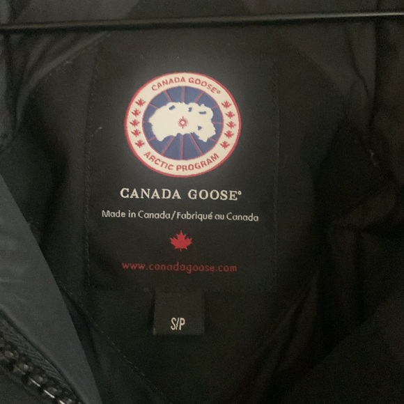 Canda Goose Trillium Parka size small - Picture 5 of 6